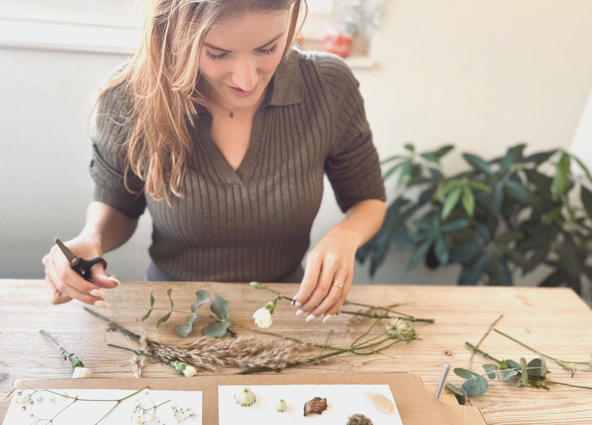 Céline Bagnoud dans son atelier floral à Sion